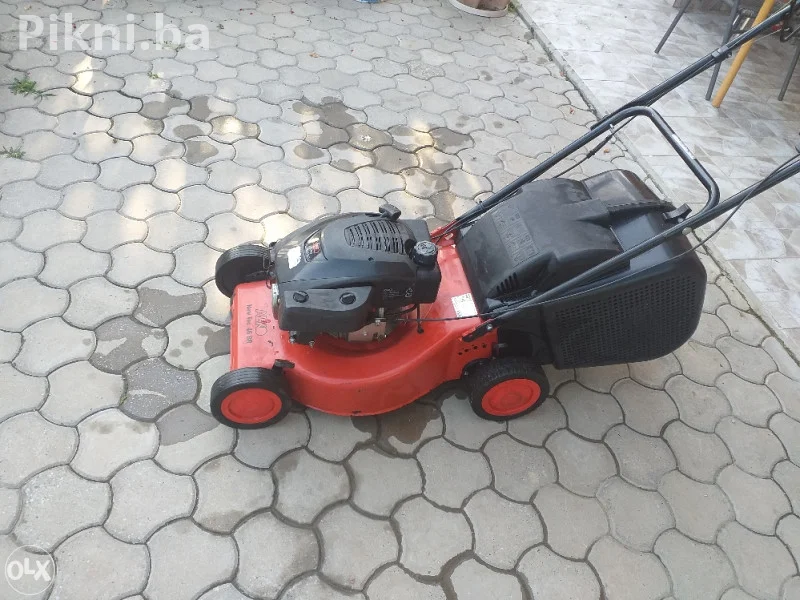 Kosačica AL-KO 46br na benzin sa vucom korpom 4 konja