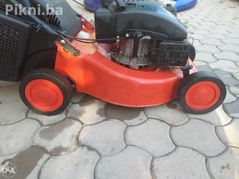 Kosačica AL-KO 46br na benzin sa vucom korpom 4 konja