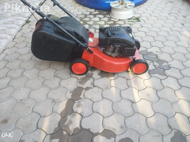 Kosačica AL-KO 46br na benzin sa vucom korpom 4 konja