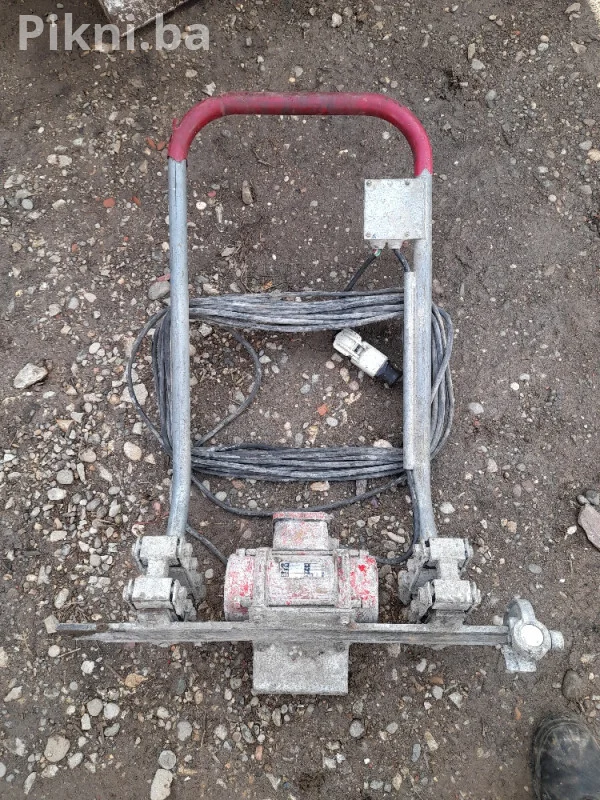 Polovna HILTI Ploca Ja nisam koristio Ovakva je stigla sa njemackog mobilnog telefona i vibera 066/230-139 CJENA BRZE DOSTAVE 8-10KM Pogledajte i ostale artikle na mom profilu hvala