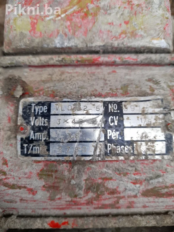 Polovna HILTI Ploca Ja nisam koristio Ovakva je stigla sa njemackog mobilnog telefona i vibera 066/230-139 CJENA BRZE DOSTAVE 8-10KM Pogledajte i ostale artikle na mom profilu hvala