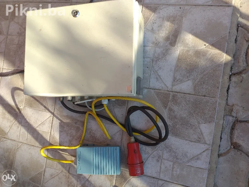 Elektro ormanic sa sklopkama i papucom kotaktor prekidac sklopka