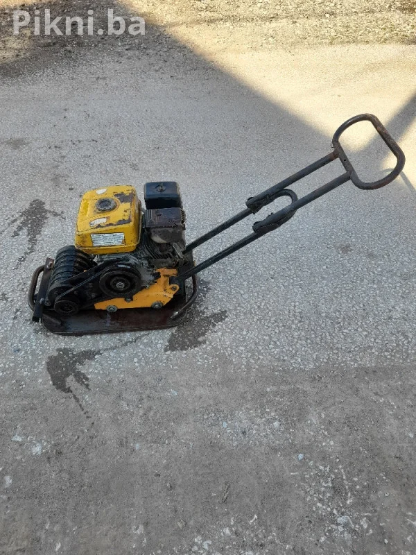 Vibro ploča 65kg žaba (Honda motor) Ispravna i spremna za rad