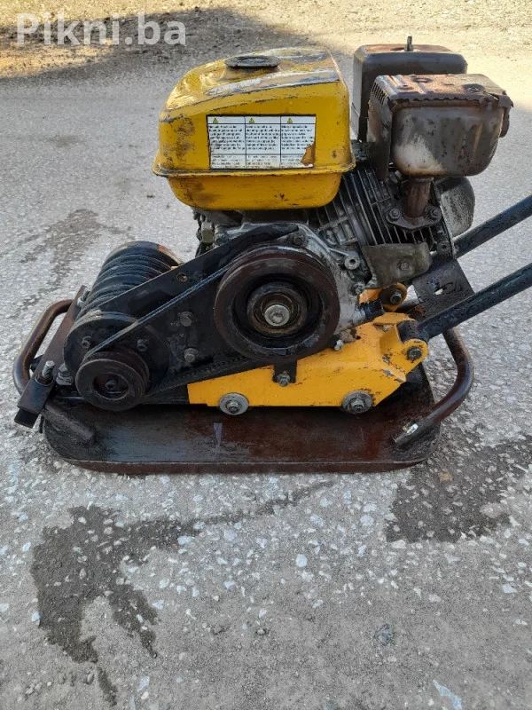 Vibro ploča 65kg žaba (Honda motor) Ispravna i spremna za rad