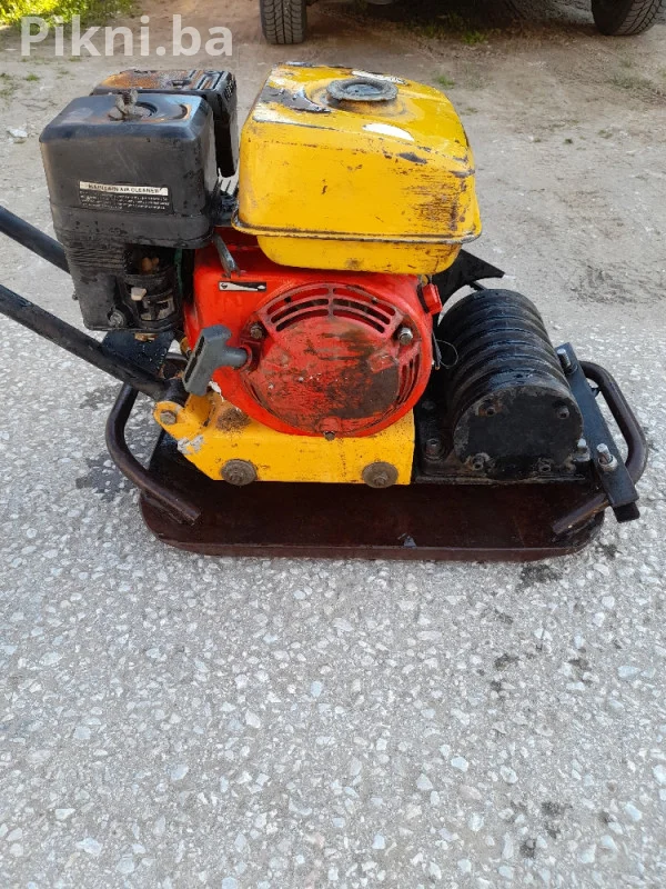 Vibro ploča 65kg žaba (Honda motor) Ispravna i spremna za rad