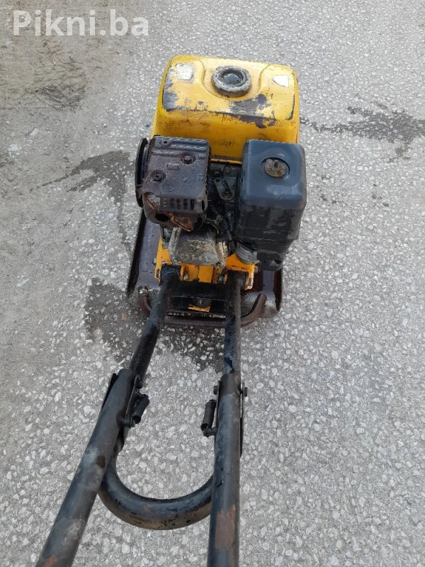 Vibro ploča 65kg žaba (Honda motor) Ispravna i spremna za rad