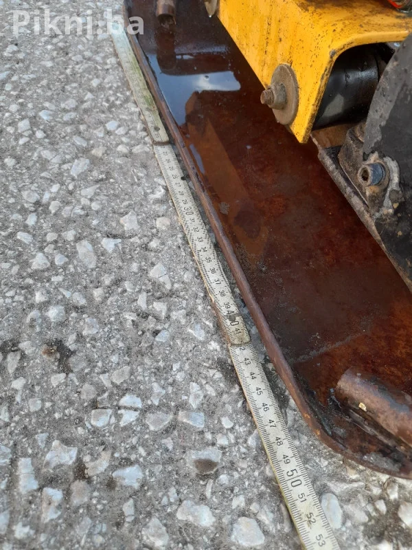 Vibro ploča 65kg žaba (Honda motor) Ispravna i spremna za rad