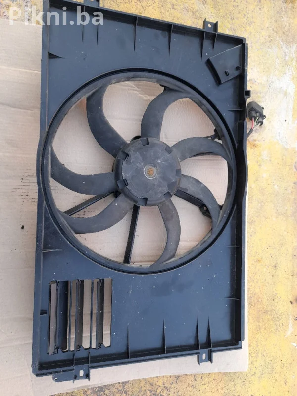 Ventilator hladnjaka (klima) sa kućištem - VW 1K0 959 455 FB (ORI