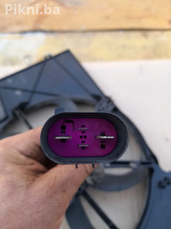 Ventilator hladnjaka (klima) sa kućištem - VW 1K0 959 455 FB (ORI