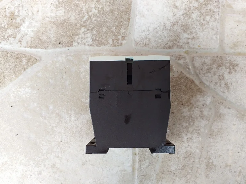 KONTAKTOR Elektro sklopka moeler 10A germany