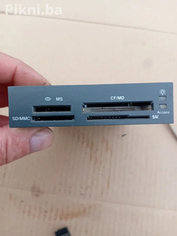Racunar dekop port SD MMC MS CF MD SM kompjuter laptop