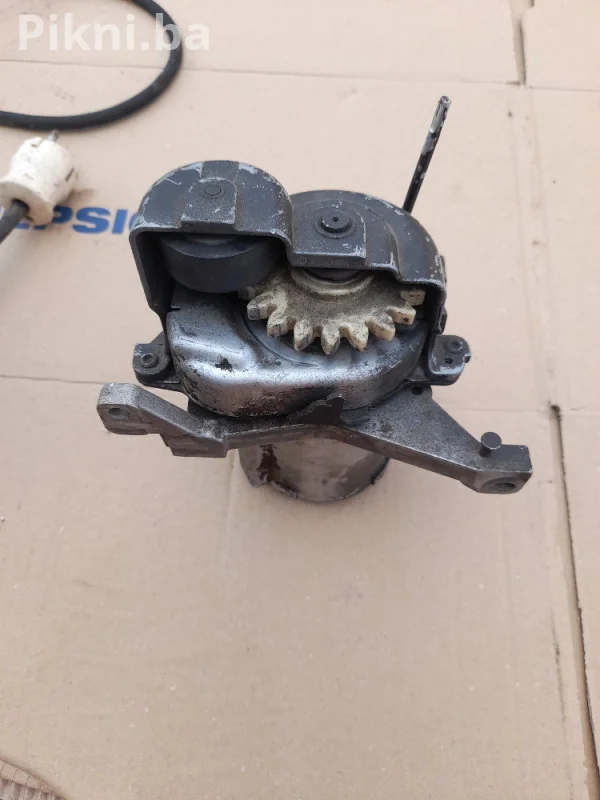 Startni zupčanik s kvačilom za kosilicu (Briggs & Stratton, Tecum 30 KM