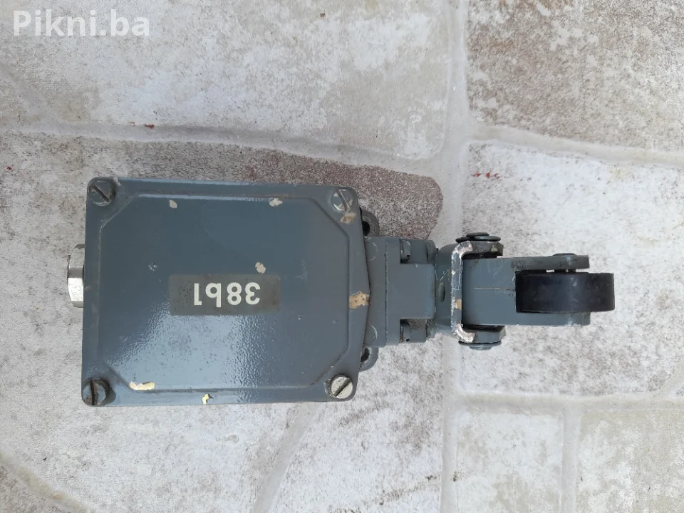 INDUSTRIJSKI KRAJNJI PREKIDAČI SIEMENS 3SE2 (Aluminijum) - 6 KOMA
