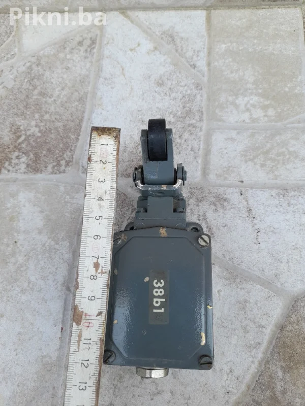INDUSTRIJSKI KRAJNJI PREKIDAČI SIEMENS 3SE2 (Aluminijum) - 6 KOMA