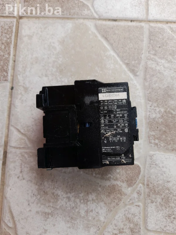 Kontaktor Telemecaniquje 40A 220v sklopka prekidac