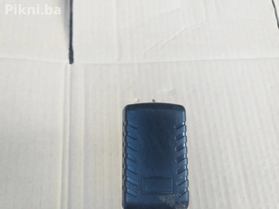 Adapter / Punjač 3.0V DC 900mA (RY-030900V) - Ispravan!