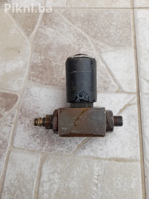 Pneumatski magnetni ventil 24v kamion bager