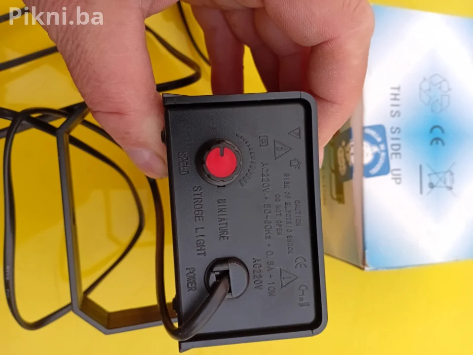 VIP Rasveta za Vaš Prostor: Mini Crveni Stroboskop (Strobe Light)