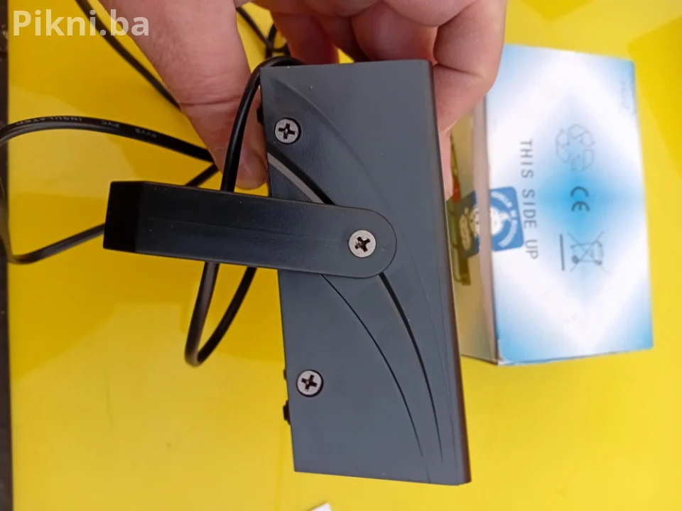 VIP Rasveta za Vaš Prostor: Mini Crveni Stroboskop (Strobe Light)