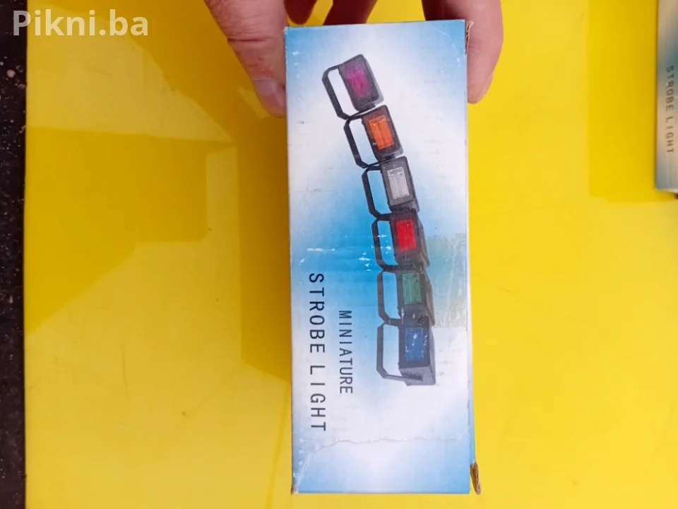 VIP Rasveta za Vaš Prostor: Mini Crveni Stroboskop (Strobe Light)