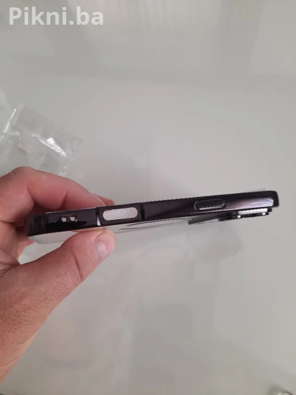 Luxury Frosted Magnetic Maska za iPhone 17 Pro Max / Crna Mat
