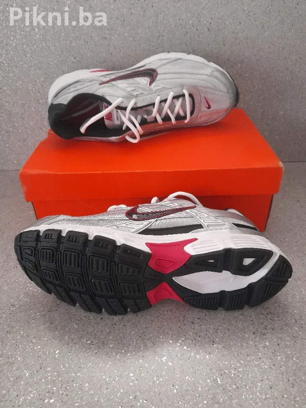 Nove Nike Initiator patike, broj 46, plaćene 110e - Hitno na prod