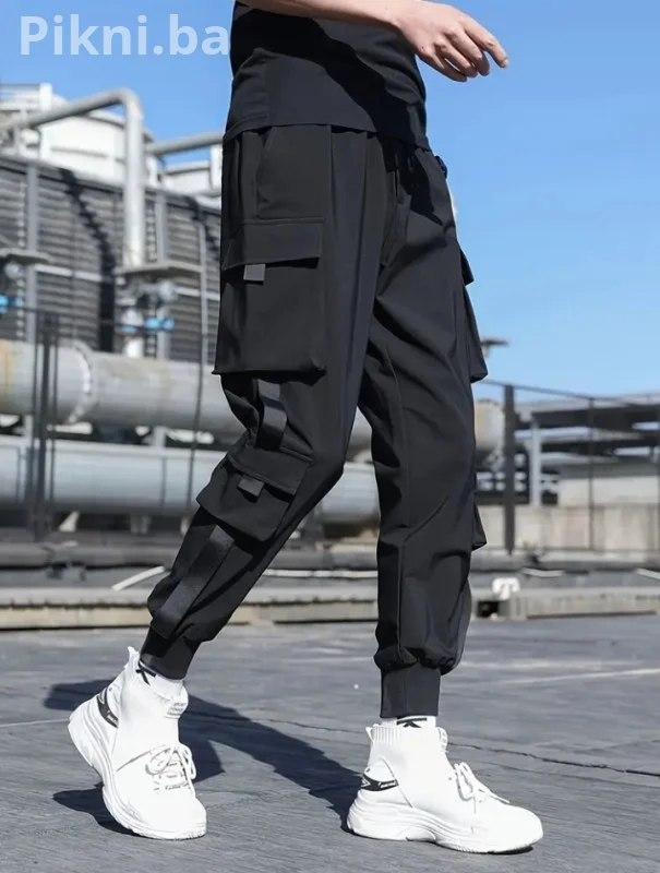 MODERNE CARGO PANTALONE - TEHNIKA DŽEPARICE (CRNE)