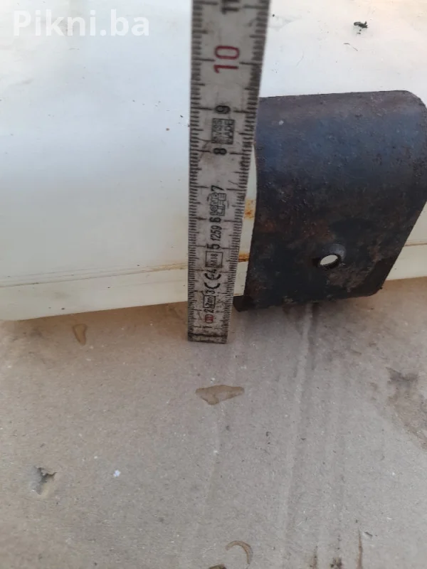 Posuda i pumpica za pranje stakla Mercedes L 608 12V (80 KM)