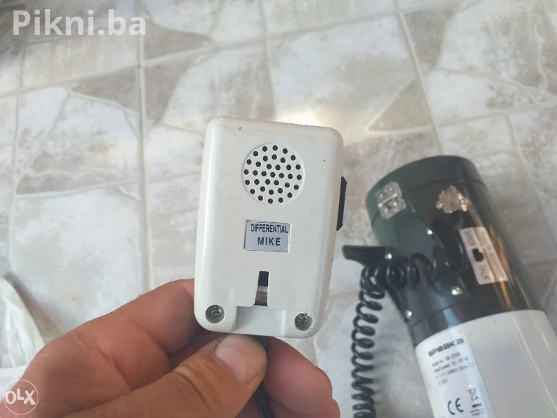 Megafon 45w SPEAKA 8x1,5v nove baterije