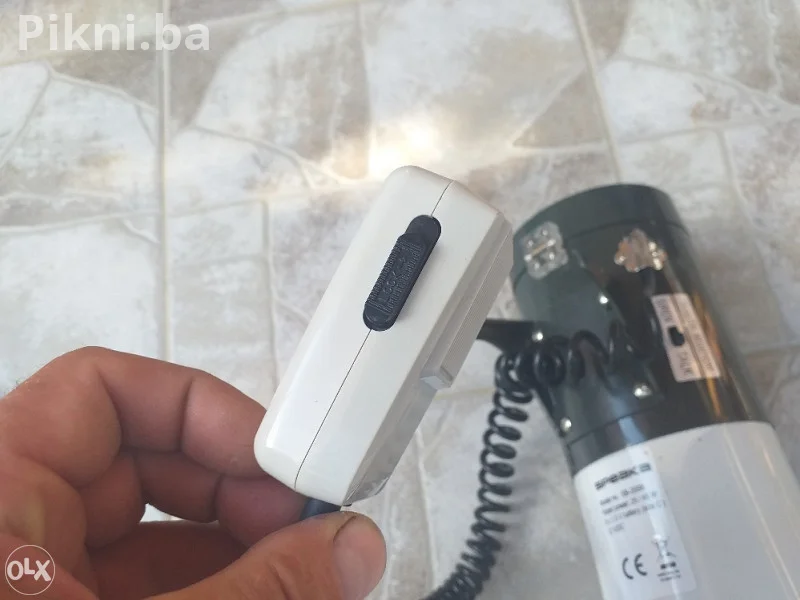 Megafon 45w SPEAKA 8x1,5v nove baterije