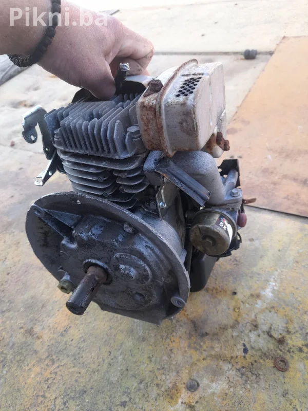 Motor kosačice TECUMSEH Briggs strattion kosilice dijelovi