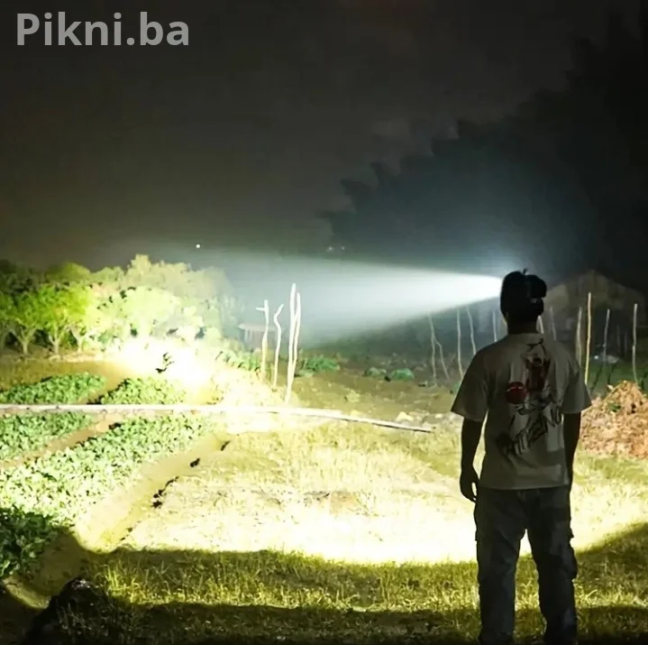 NOVO! Glavna Lampa sa 5 LED dioda - USB Punjenje - SAMO 30 KM!