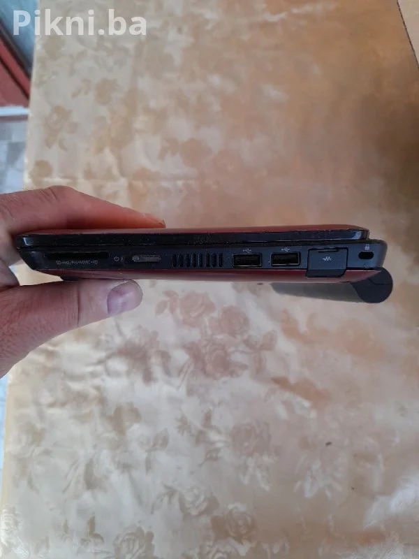 HP Mini (Crveni) - Odlično očuvan - Iz Njemačke laptop