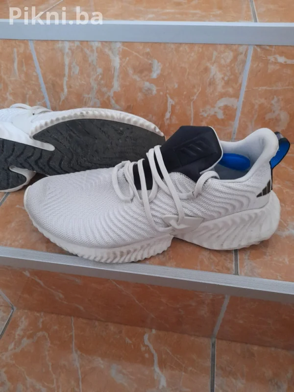 Adidas Alphabounce,patike broj 45 - Kao nove, nošene samo jednom!