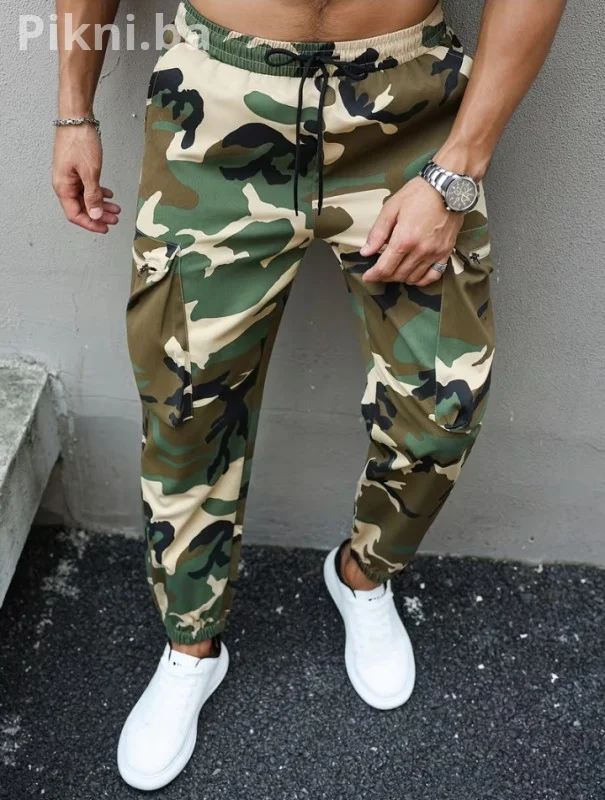 Maskirne Cargo Pantalone / Jogger - NOVO - Veličina XL