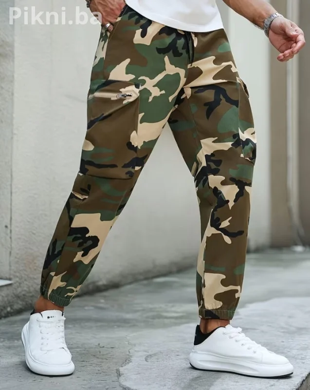 Maskirne Cargo Pantalone / Jogger - NOVO - Veličina XL
