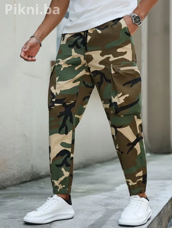 Maskirne Cargo Pantalone / Jogger - NOVO - Veličina XL