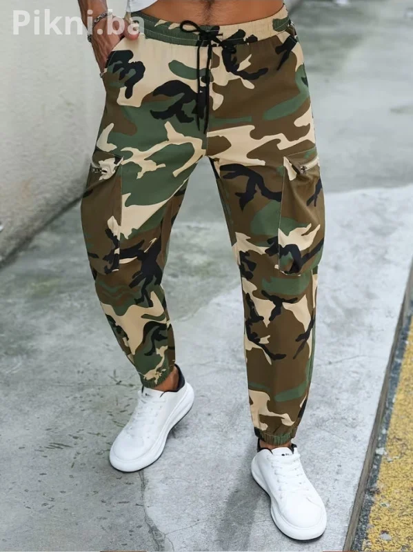 Maskirne Cargo Pantalone / Jogger - NOVO - Veličina XL