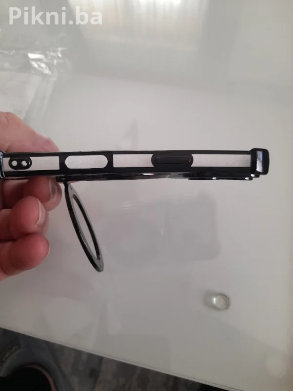 Maska za iPhone 17 Pro (Crna mat boja) MagSafe & Skriveni Stala