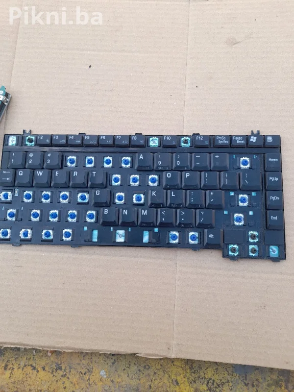 Ekran laptop Toshiba lap top računar kompjuter za dijelove