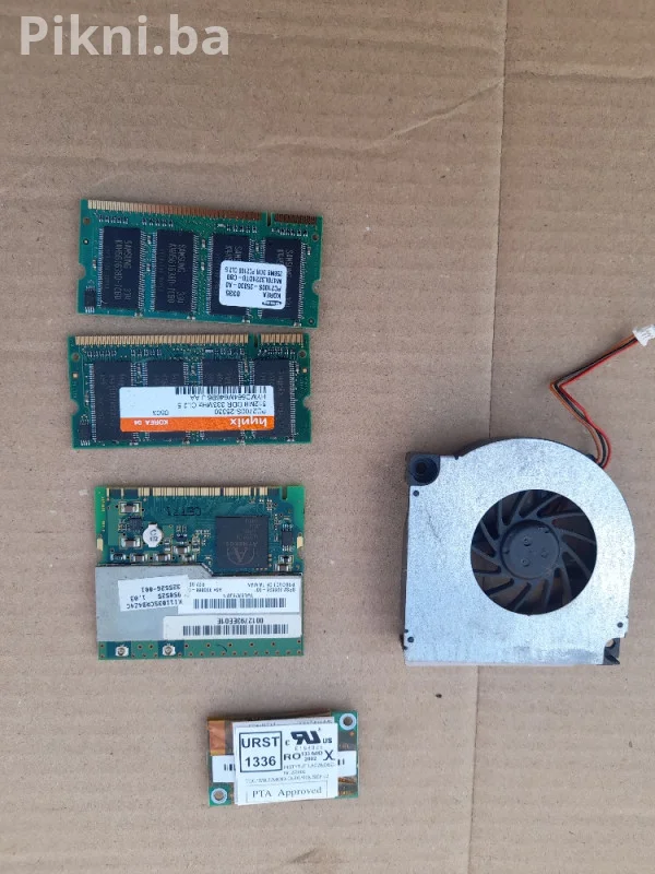 Ekran laptop Toshiba lap top računar kompjuter za dijelove