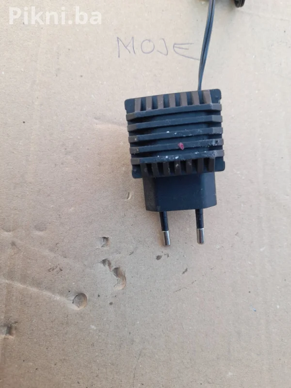 OGLAS ZA PRODAJU: SALCOMP AC ADAPTER 9.5V / 400mA PUNJAČ