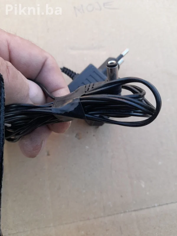 OGLAS ZA PRODAJU: SALCOMP AC ADAPTER 9.5V / 400mA PUNJAČ