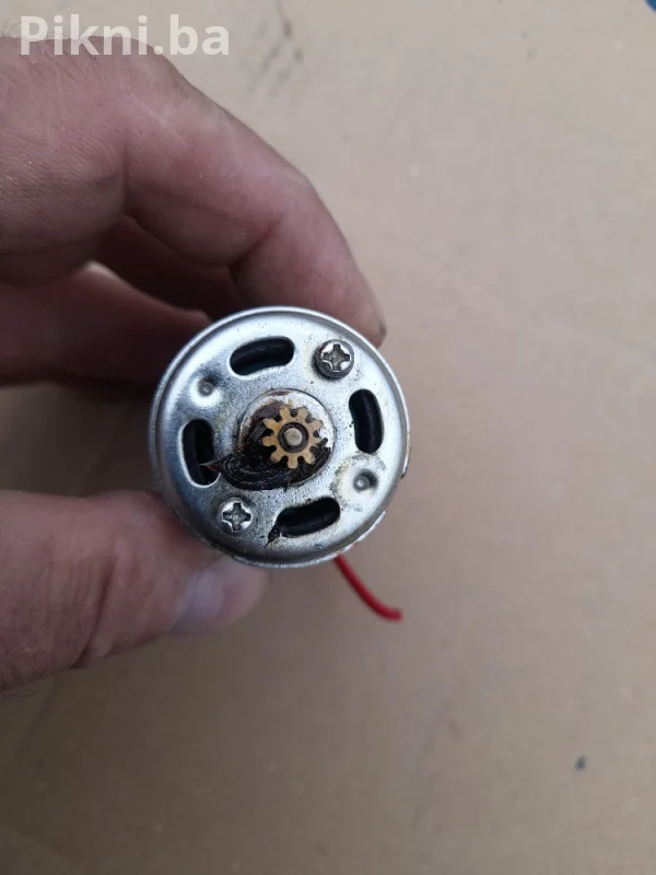 100% ISPRAVAN DC MOTOR RS550 HS | 14.4V elktro | 20 KM