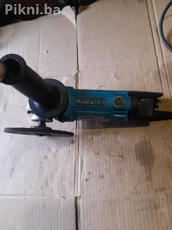 100% ISPRAVNA! MAKITA Ugaona Brusilica 9555HN (125mm, 840W) | Jap