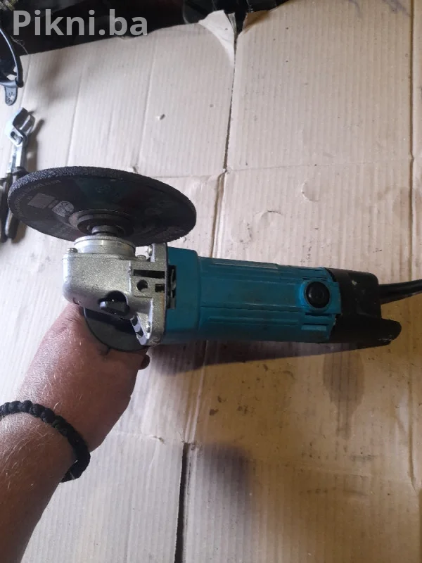 100% ISPRAVNA! MAKITA Ugaona Brusilica 9555HN (125mm, 840W) | Jap