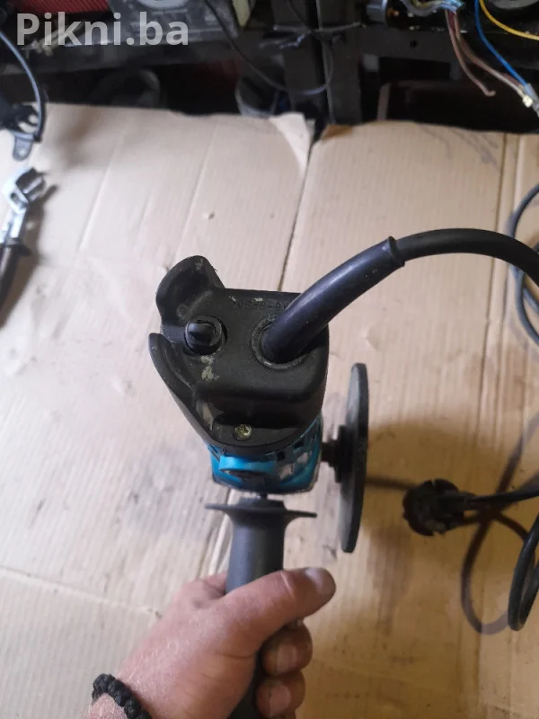 100% ISPRAVNA! MAKITA Ugaona Brusilica 9555HN (125mm, 840W) | Jap