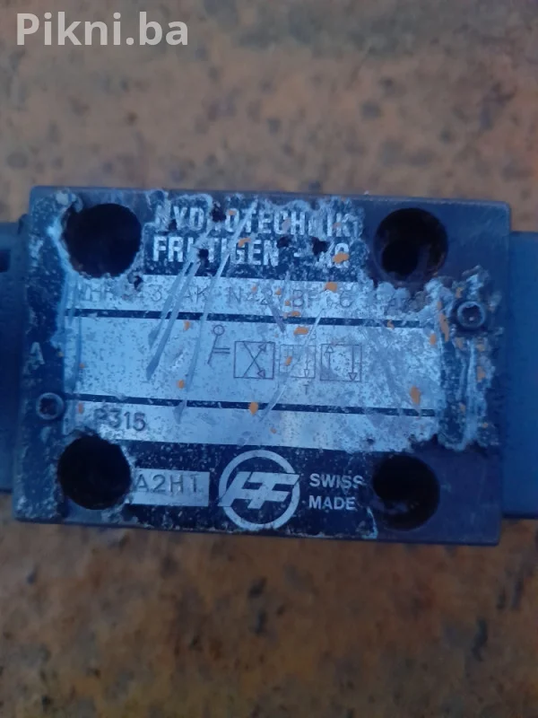 Hidraulicna komanda razvodnik hidraulika bager traktor kamion