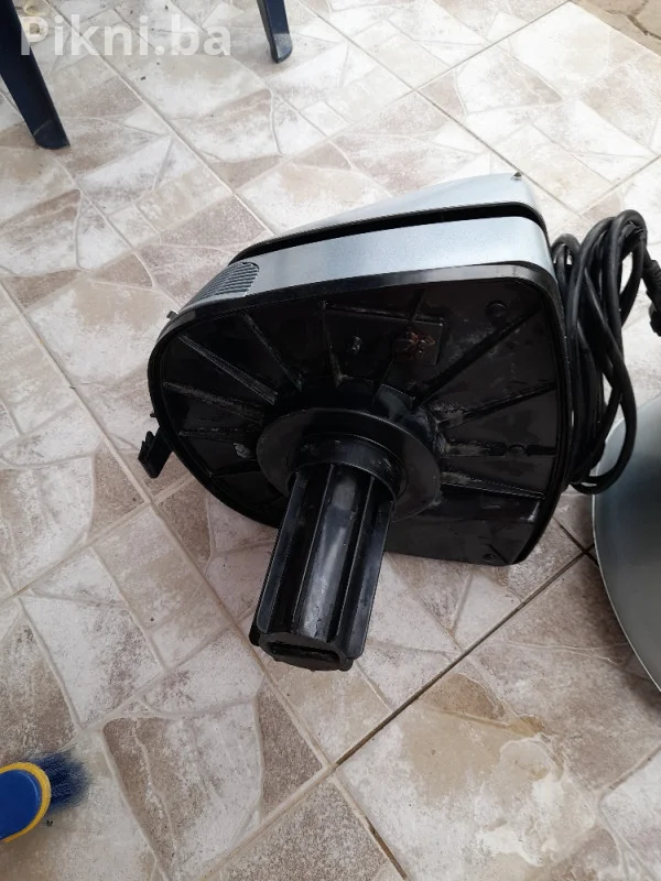 Usisivac SUPERVARIO za dubinsko usisavanje pranje priča njemački