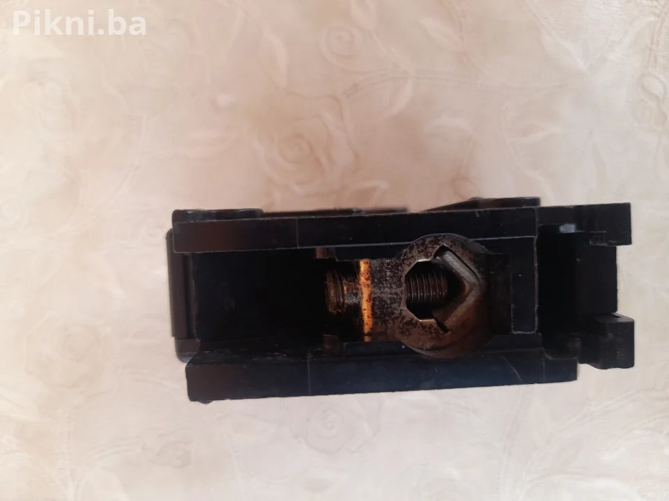 Kontaktor Thomas betts tb150 50A sklolka jednopolni prekidac